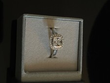 bague en or 18 carats et diamants