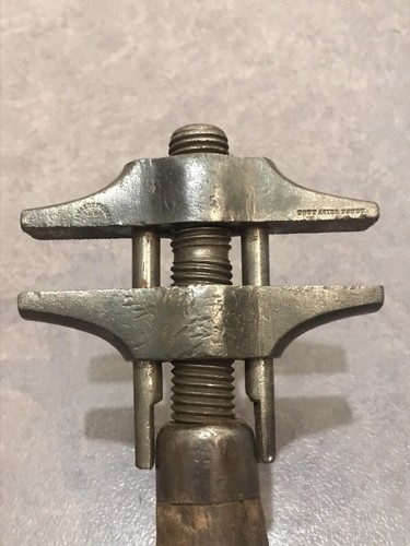 Outil ancien clé - ancien,