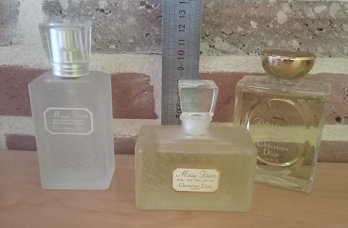 Trois flacons parfum - trois,
