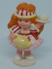 FIGURINE ANCIENNE PVC PLASTIQUE POUPEE ROSE