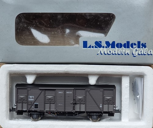Models 300020 couvert - ls,