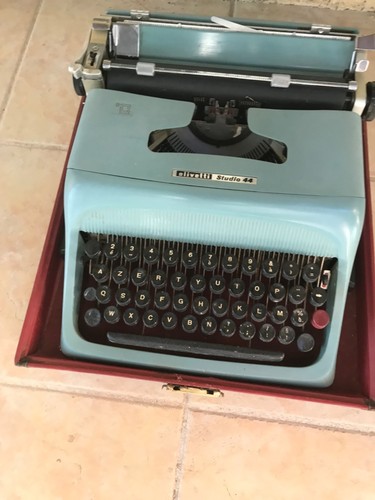 Machine écrire olivetti - écrire,