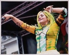 LILY ALLEN SIGNED 8X10