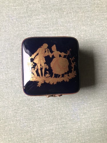 Boite pilules porcelaine - pilules,