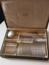 MENAGERE EN METAL ARGENTE