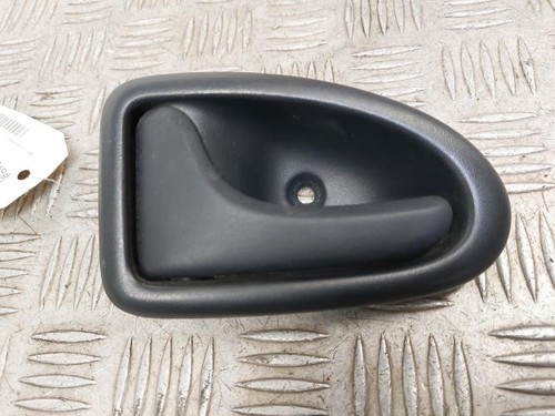 Poignee interieur avant gauche