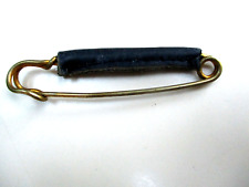 Epingle pour kilt laiton et cuir noir