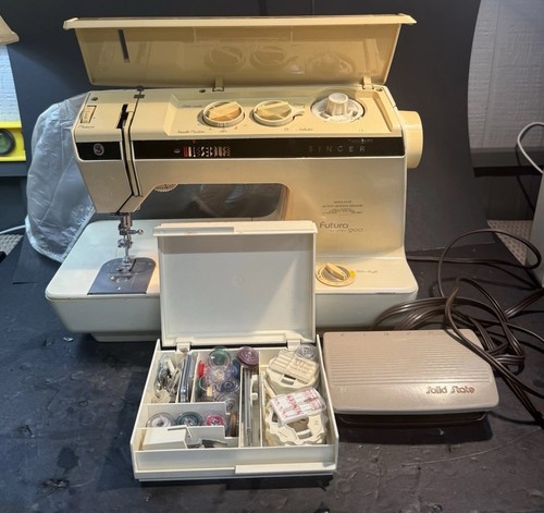 Vintage singer futura model - vintage,
