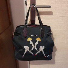 sac vintage BALLY avec deux femmes et housse de protection