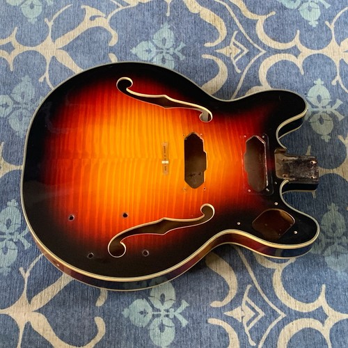 1970s univox hollow body - univox,