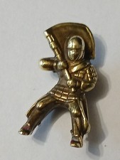 Figurine Kinder métal SCAME – Chevalier à la hache sur cheval gris K97 n73 –...