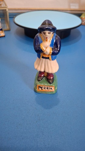 Personnage perrik - «, –