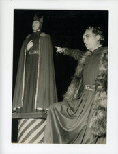 Jean Vilard est Henri IV au Théâtre National de Paris Vintage silver Print  Ti