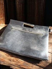 Sacoche ancienne en cuir vintage, marque Ancienne, accessoire rétro collection