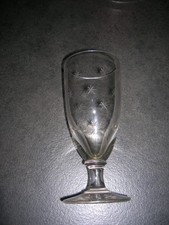 ancien verre a absinthe bar