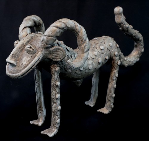 Art africain figure animal - -,