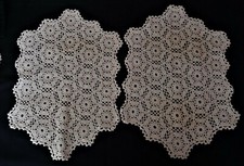 Paire de napperons au crochet