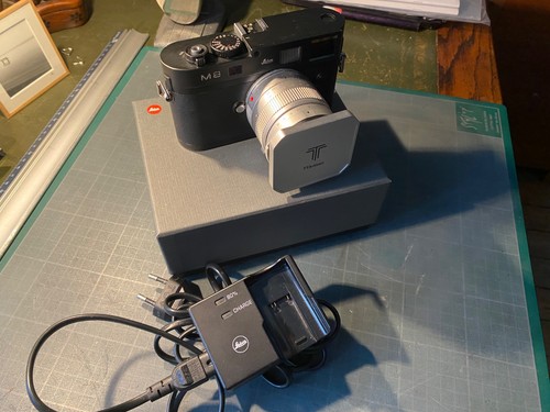 Leica - , m8