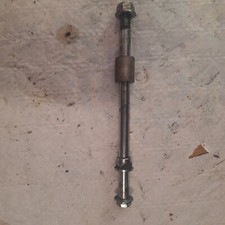 AXE DE ROUE ARRIERE KEEWAY 125 SUPERLIGHT 2007