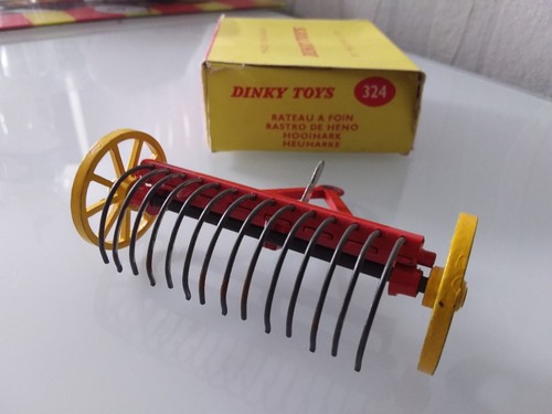 Dinky toys 324 rateau foin - toys,