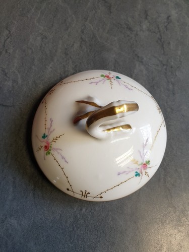 Ancien couvercle pour pot - pour, a