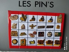 LOT 24 PIN'S AVEC  ATTACHES Thème  PTT -  LA POSTE