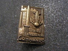 insigne   militaire commando