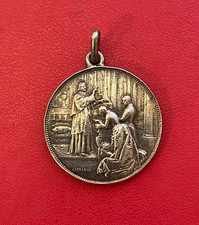 Belle médaille religieuse