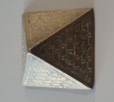 PYRAMIDE BRONZE - 3*4.5CM
