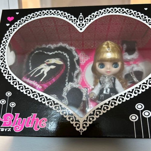 Figurine poupée petite - petite, blythe