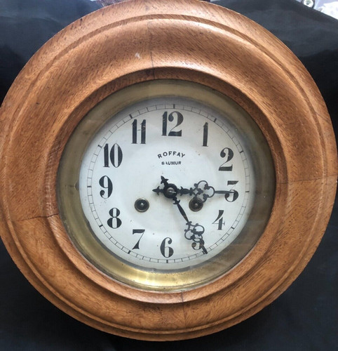 Horloge pendule oeil - oeil, de