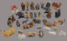 Lot de 35 santons de crèche
