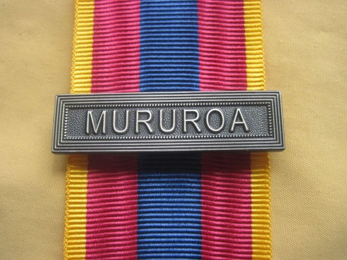 Agrafe mururoa pour la - ,