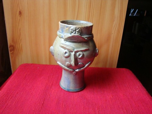 Petite chope anthropomorphe - chope,