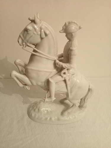 Statuette porcelaine - statuette, en