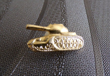 INSIGNE MILITAIRE BOUTONNIERE CHAR / TANK CCCP URSS TBE