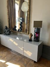 bahut roche bobois cache cache le bahut cache un téléviseur et une barre de sons