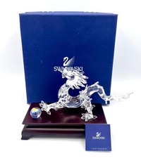 Swarovski Dragon du zodiaque sur support en bois - 238202 Fables et contes - 15