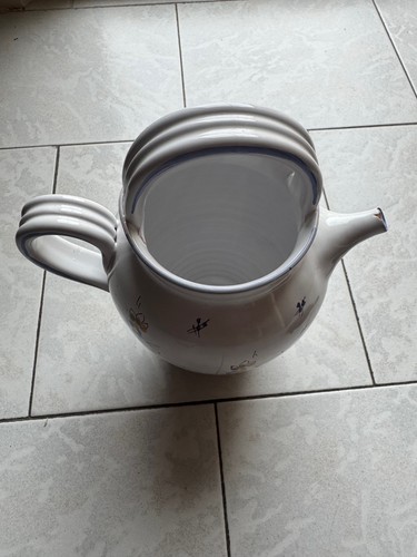 Pot eau broc moustier fait - a,