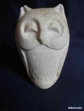 Sculpture chouette en pierre blanche signée