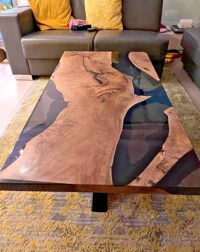 Table époxy transparente avec