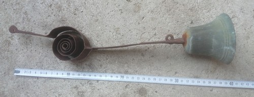 Petite cloche en bronze - o3-,