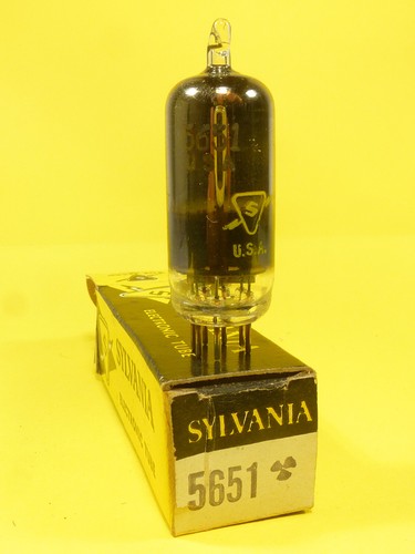 One radio tube valve - radio, lampe