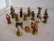 SANTON DE PROVENCE /  20 PERSONNAGES   TERRE CUITE HAUTEUR  3 4.5 ET 5