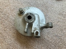 Flasque de frein avant pour