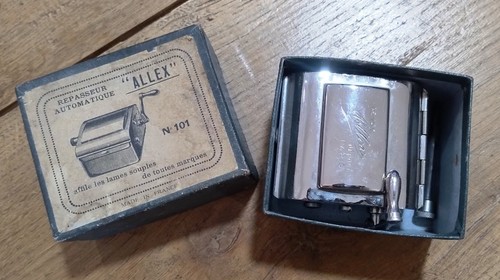 Ancien affûteur repasseur - , de