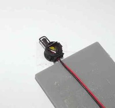 *** LOT DE 2 ou 4 LANTERNES ECLAIREES POUR LOCOMOTIVE VAPEUR  TRAIN HO 1/87 ***