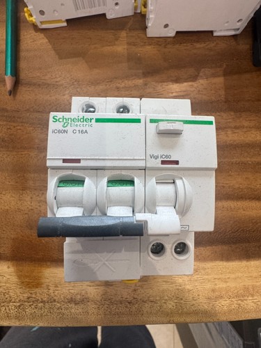 Disjoncteur ic60n c16a - ic60n,