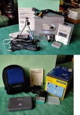 Appareil photo compact Sony Cybershot DSC P200 avec accessoires