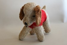 Peluche ancienne jouet ancien vintage chien avec habit rouge 26 x 22 cm